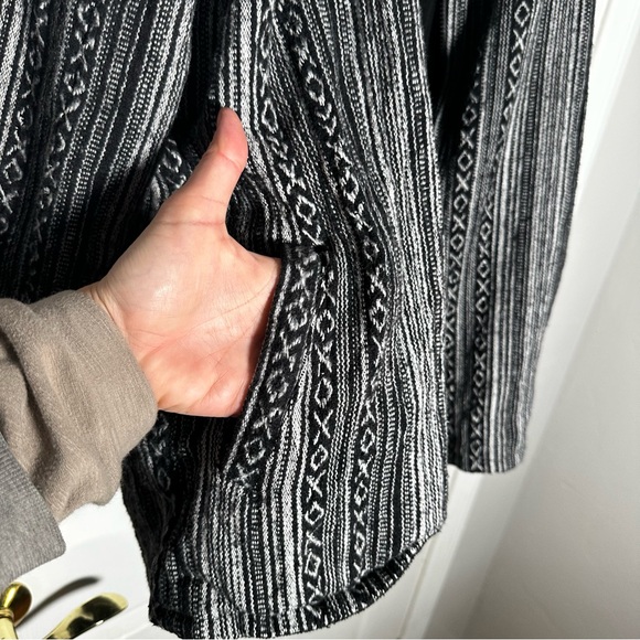 Kathmandu Imports, Black and Whjte Tribal, Heavy Winter Coat, Unisex - Picture 6 of 11